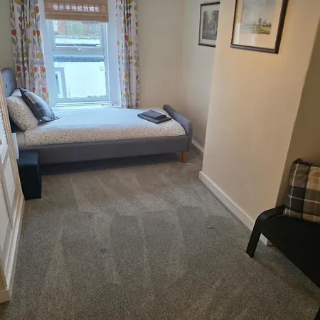 Cute In Historic 12miles From M6 *