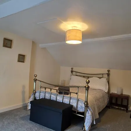 Cute In Historic 12miles From M6